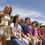 Jesienne kursy językowe w ciepłych zakątkach świata – od safari po australijską wiosnę