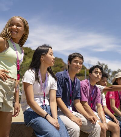 Jesienne kursy językowe w ciepłych zakątkach świata – od safari po australijską wiosnę