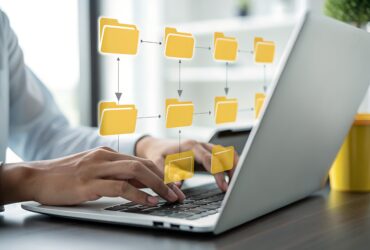 Czy sztuczna inteligencja zastąpi systemy obiegu dokumentów? Firmy mają z tym większy problem, niż się wydaje