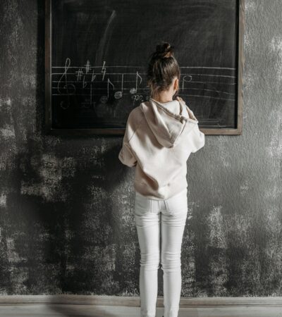 fundacja-rowna-pomoc-w-edukacji-mathwise-uruchamia-ogolnopolski-program-bezplatnego-dostepu-do-kursow-dla-uczniow-zagrozonych-wykluczeniem-edukacyjnym