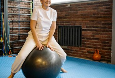 interaktywna-technologia-w-sluzbie-seniorom-magiczny-dywan-kinebi-wspiera-terapie-ruch-i-relacje-spoleczne