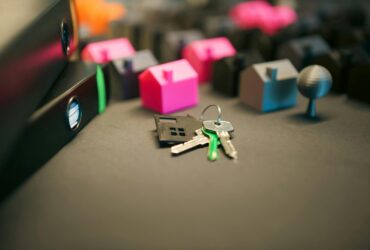 sluzebnosc-czy-dozywocie-kluczowe-roznice-ktore-moga-zadecydowac-o-losie-nieruchomosci-i-rodziny