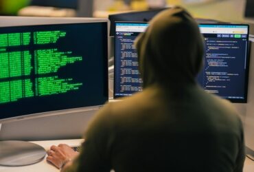 https://fakteo.pl/falszywy-glos-prawdziwe-straty-nowa-era-cyberatakow/