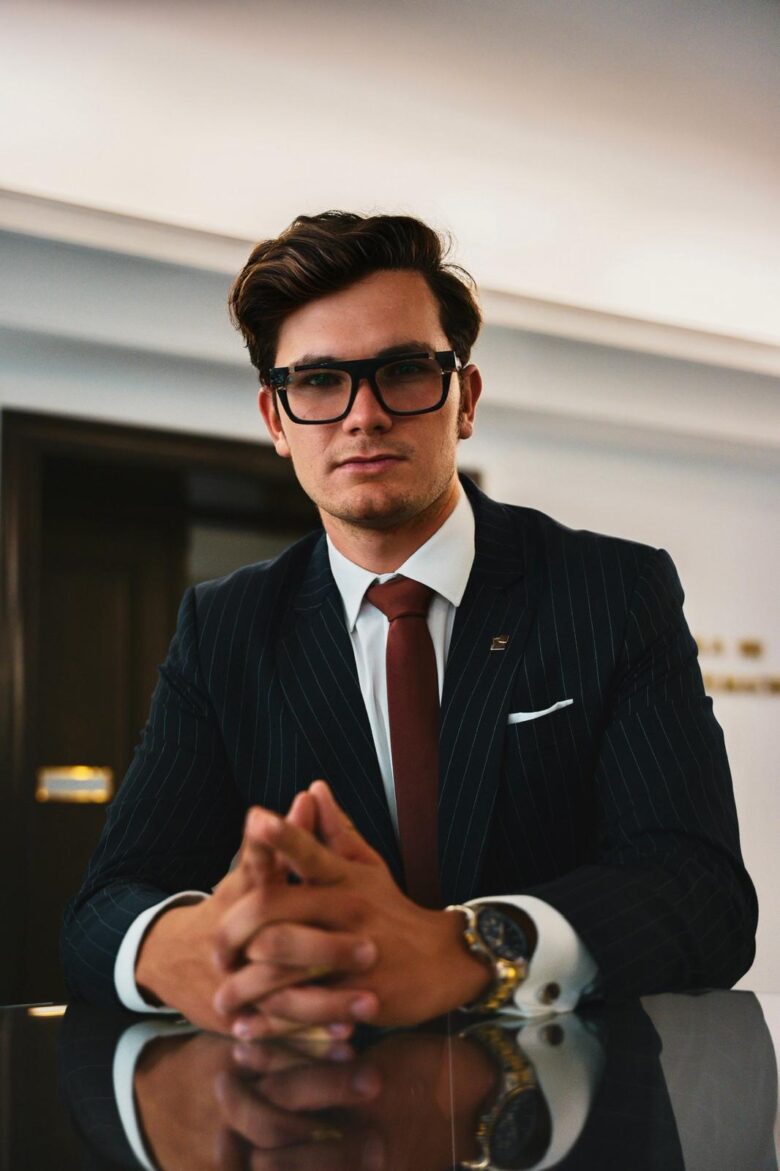 19 lat i miliard wyświetleń. Julian Heller zbudował firmę szybciej niż większość zaczyna studia