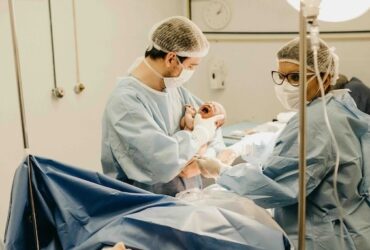 krew-podczas-porodu-ile-tracimy-i-kiedy-to-moze-byc-niebezpieczne