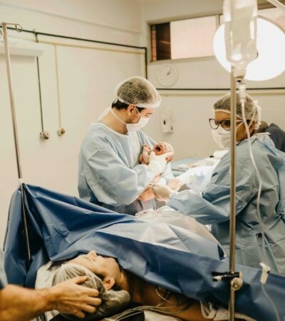 krew-podczas-porodu-ile-tracimy-i-kiedy-to-moze-byc-niebezpieczne