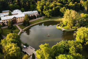Odpoczynek bez wyjazdu za granicę - dlaczego polskie uzdrowiska wracają do łask?
